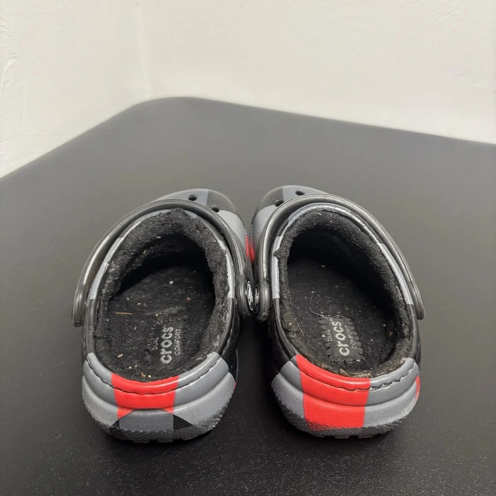 Crocs Classic Fur Lined‎ Plaid Checkered Fleece Clog Grey Red Black Baby Sz 5c